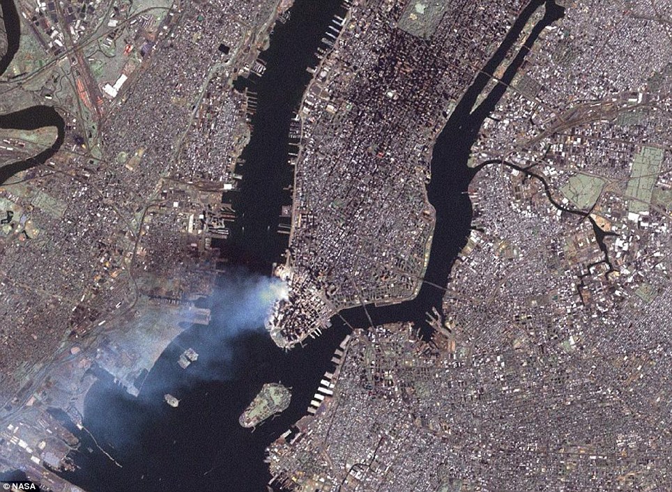 Góc ảnh hiếm: Thảm họa 11/9 nhìn từ vũ trụ