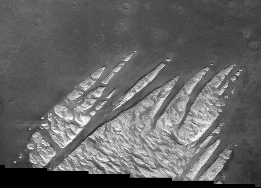 Những ngón tay đá trắng trên sao Hỏa