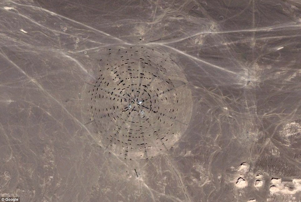 Những cấu trúc lạ trong Sa mạc Gobi
