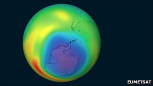 Lỗ thủng tầng ozone phía trên Nam Cực ngày một rộng dần, khiến thế giới cảm thấy bất an