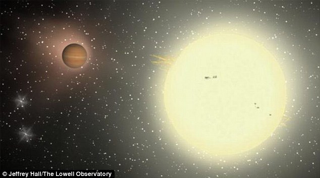 Lớn nhất: TrES-4, ở xa 14,00 năm ánh sáng, là một hành tinh “xốp”, với tỉ trọng cực kì thấp