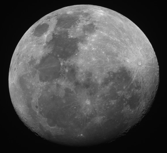 Mặt trăng chụp hôm 3 tháng 5, Wauseon, Ohio. Ảnh: Bill Schlosser.