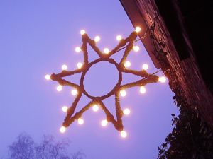 Ngôi sao Giáng sinh trên đường phố ở Đức