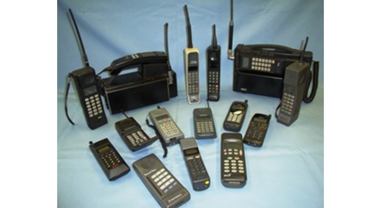 Một số mẫu điện thoại hồi thập niên 1980