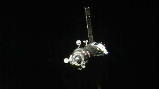 Soyuz neo đậu với ISS
