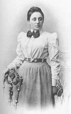Nhà toán học Emmy Noether và định lý Noether trong vật lý 