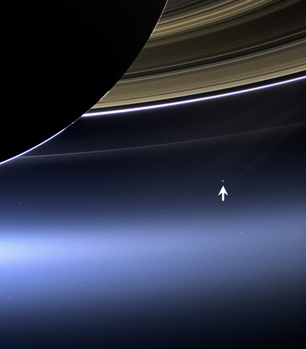 NASA công bố ảnh chụp Trái đất từ quỹ đạo sao Thổ