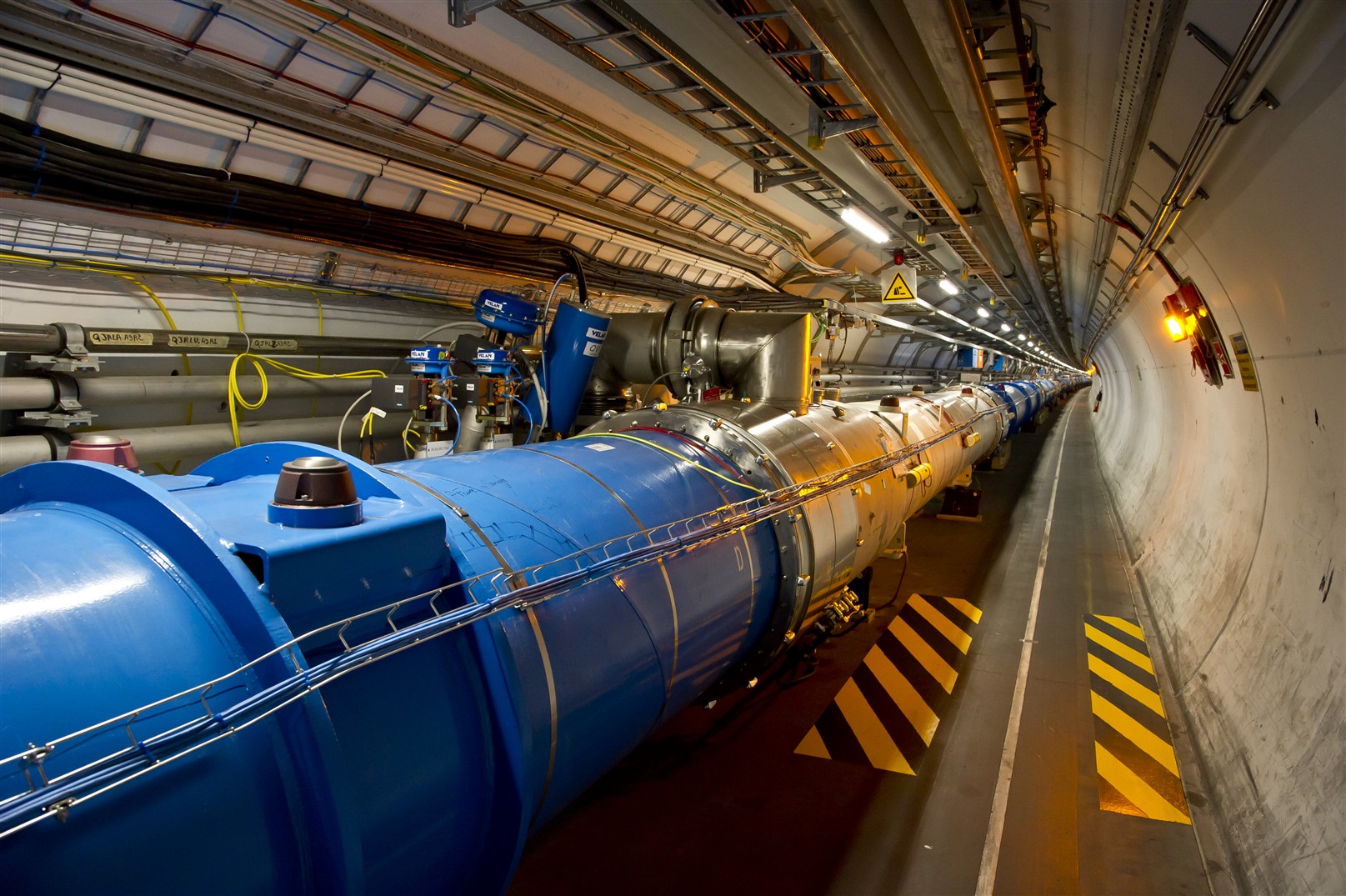 Tầng hầm của Máy Va chạm Hadron Lớn