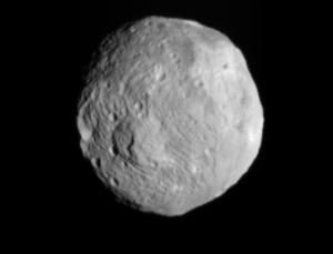 Phi thuyền Rạng đông đi vào quỹ đạo quanh tiểu hành tinh Vesta